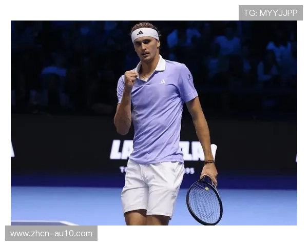 兹维列夫训练场调整发球动作，备战总决赛关键战